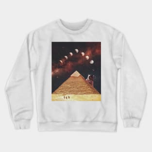 Pyramid in space -  Artwork Crewneck Sweatshirt